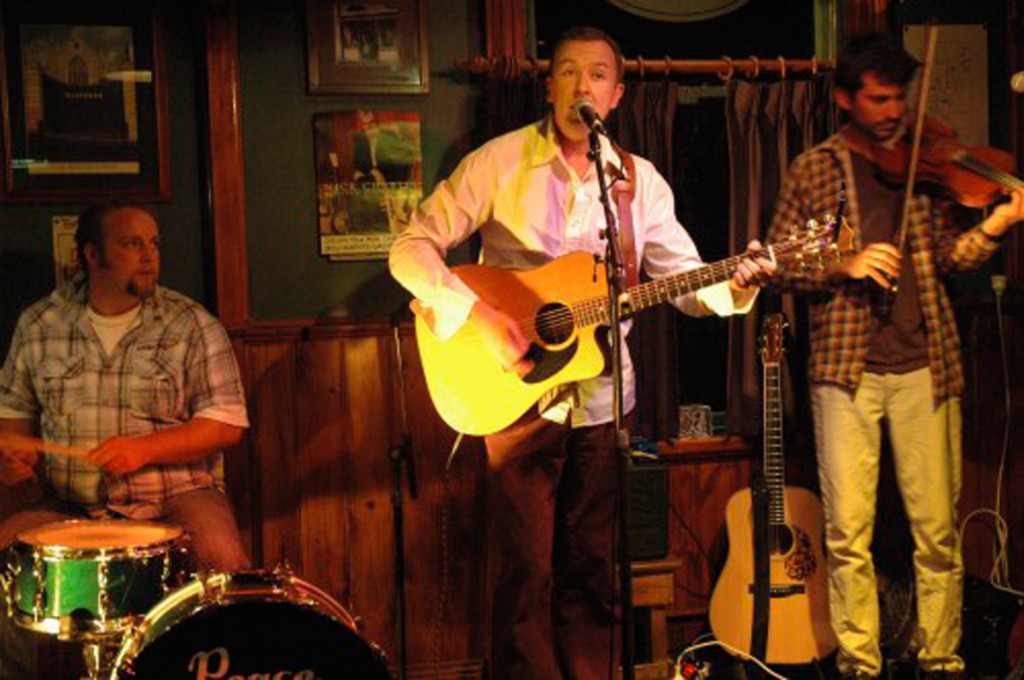 Patrick performing live at Irish Murphys, Geelong
